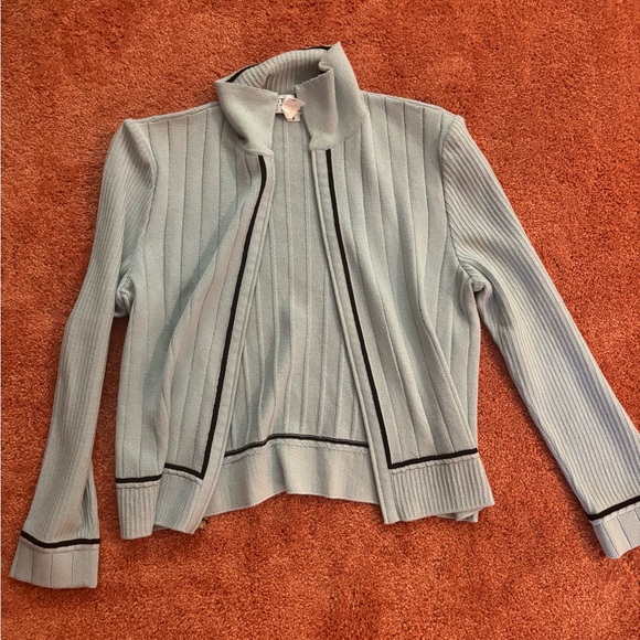 St John Collection Size 8 Jacket, Size Small Top, and Size 8 Pants with Pockets - Picture 2 of 7